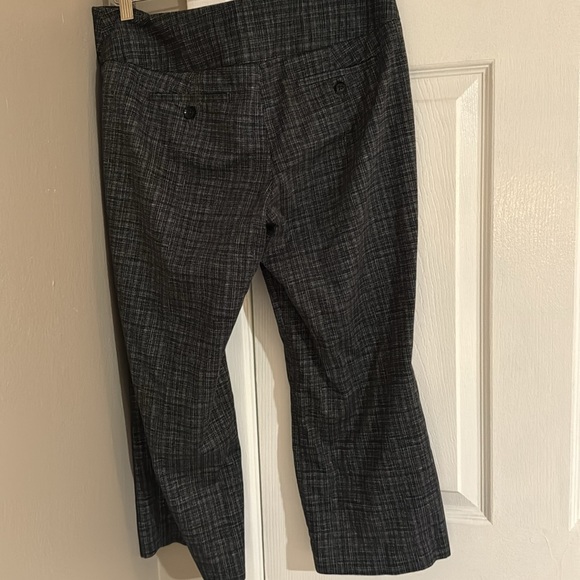 Express size 6 black and white cropped pants - Picture 2 of 8